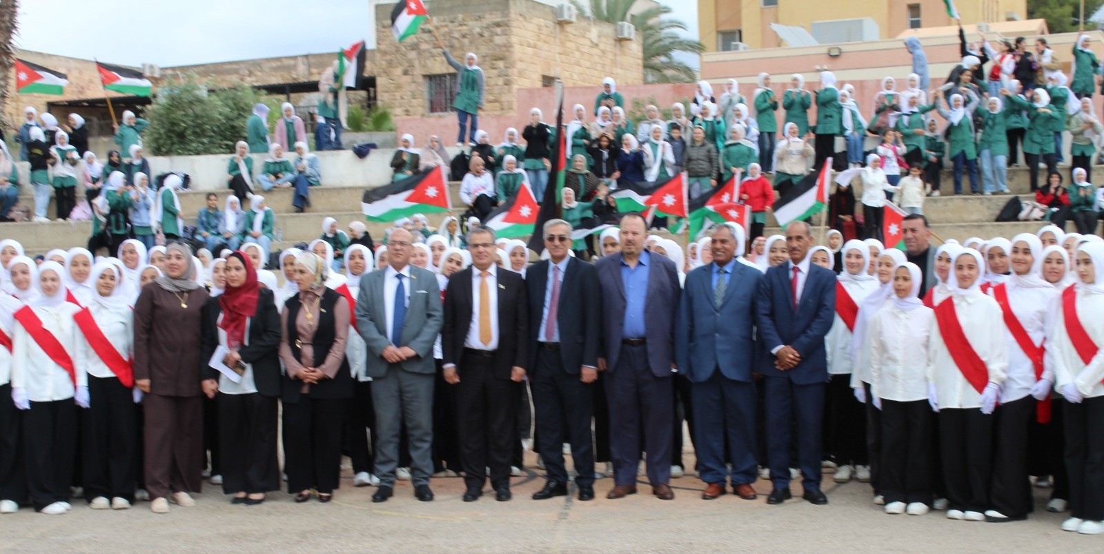 تخريج طالبات برنامج التدريب العسكري والتربية الوطنية في إقليم الشمال
